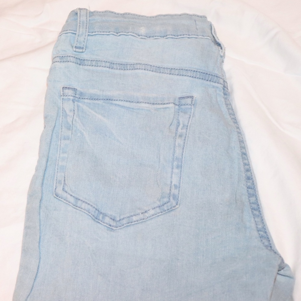 Light Wash Ripped Jeans - Picture 4 of 7